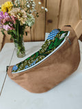 Sac banane en suédine beige et wax Mlle Karapas