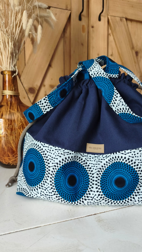 Maxi sac pochon en toile de coton bleu et Wax Mlle Karapas