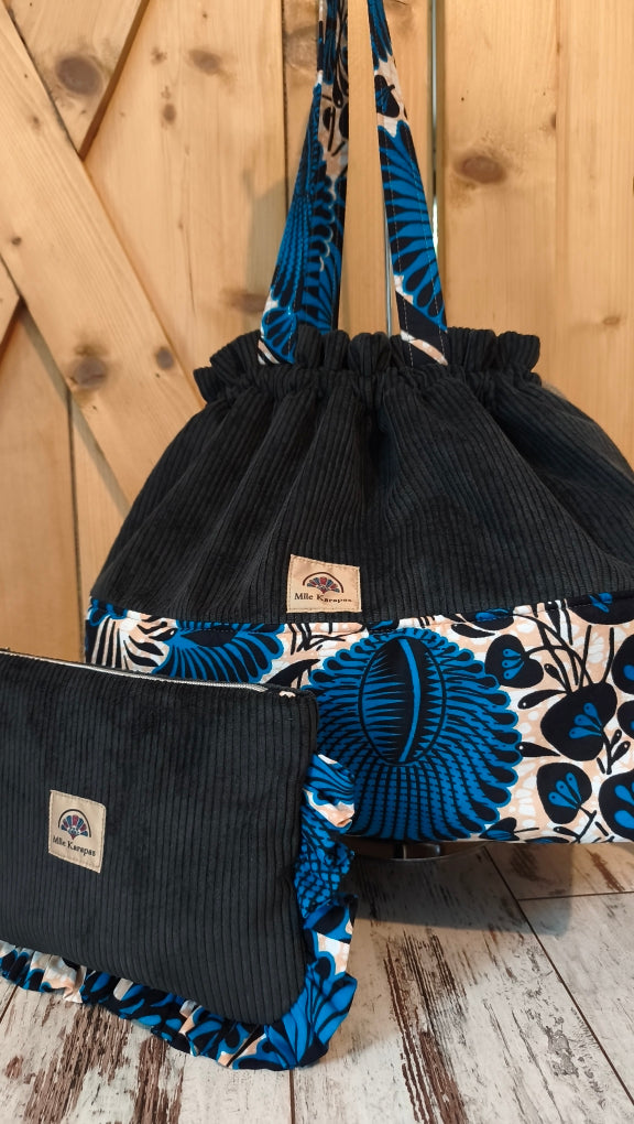 La Pochette , grand modèle en velours côtelé noir et wax Mlle Karapas