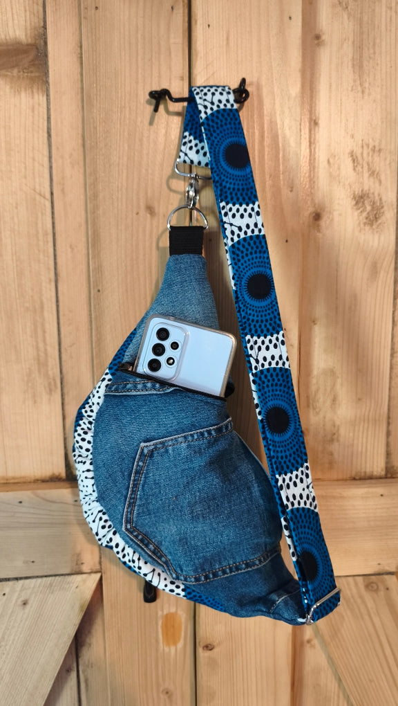 banane en jeans recyclé bleu et wax Mlle Karapas