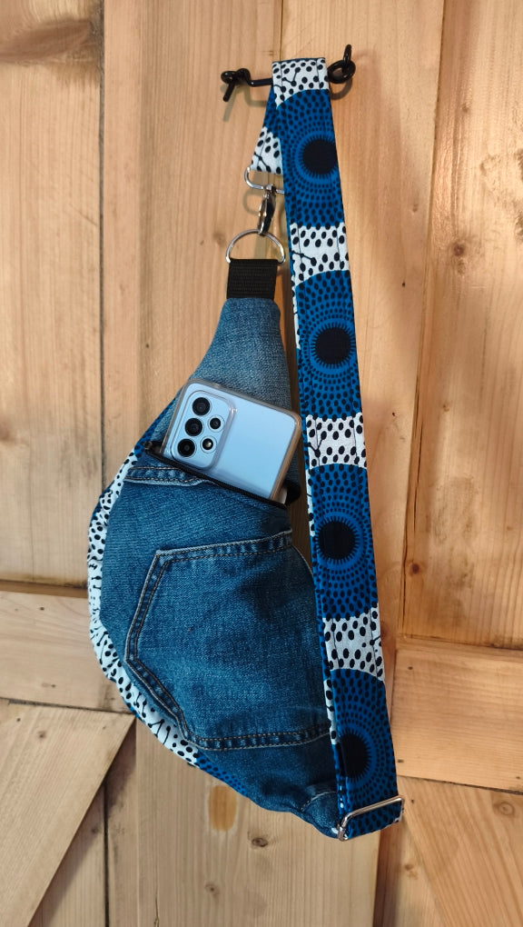 banane en jeans recyclé bleu et wax Mlle Karapas