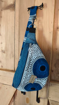 banane en jeans recyclé bleu et wax Mlle Karapas