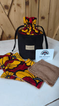Ensemble  trousse pochon velours noir & 5 lingettes wax (Copie) Mlle Karapas