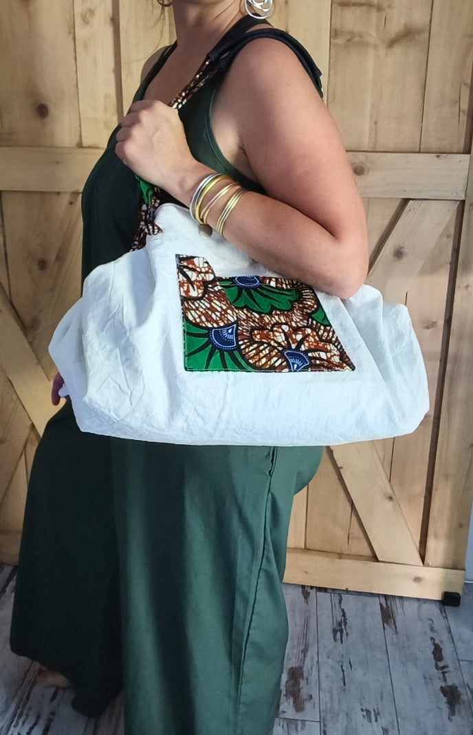 Sac "KOTOKU " fleurs d'hibiscus vert Mlle Karapas