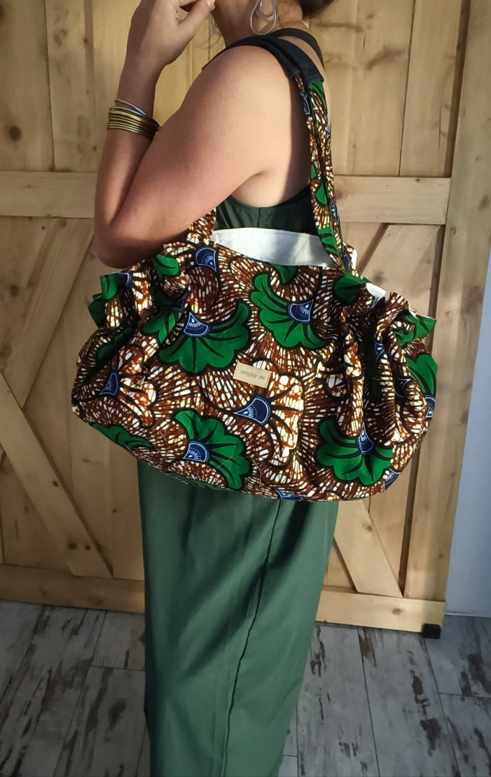 Sac "KOTOKU " fleurs d'hibiscus vert Mlle Karapas