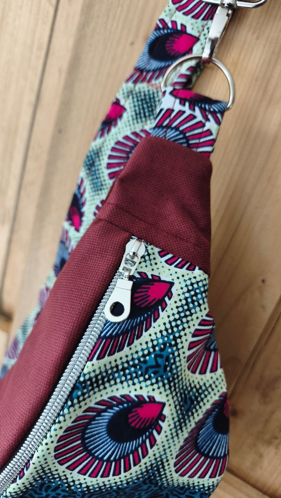 Sac banane en velours ras bordeaux et wax paon – Petit modèle – Mlle Karapas Mlle Karapas