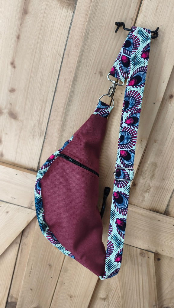 Sac banane en velours ras bordeaux et wax paon – Petit modèle – Mlle Karapas Mlle Karapas