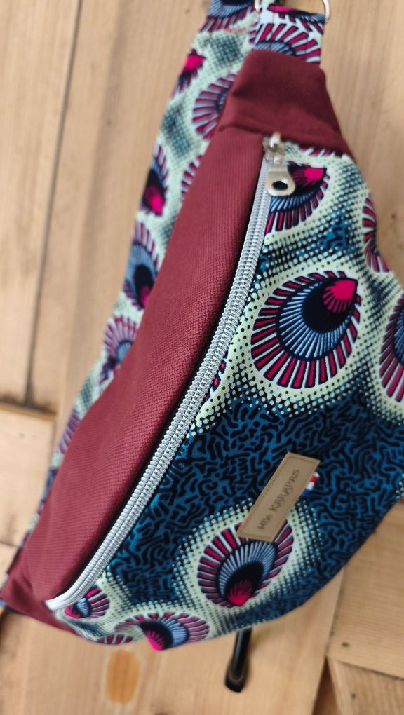 Sac banane en velours ras bordeaux et wax paon – Petit modèle – Mlle Karapas Mlle Karapas