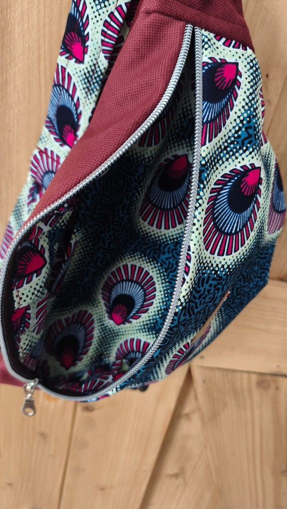 Sac banane en velours ras bordeaux et wax paon – Petit modèle – Mlle Karapas Mlle Karapas