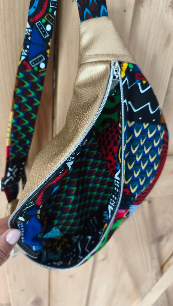 Sac banane en simili cuir doré et wax patchwork – Fait main – Mlle Karapas Mlle Karapas