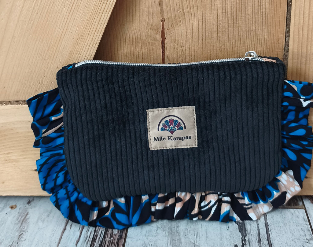 La Pochette , petit modèle en velours côtelé noir et wax Mlle Karapas